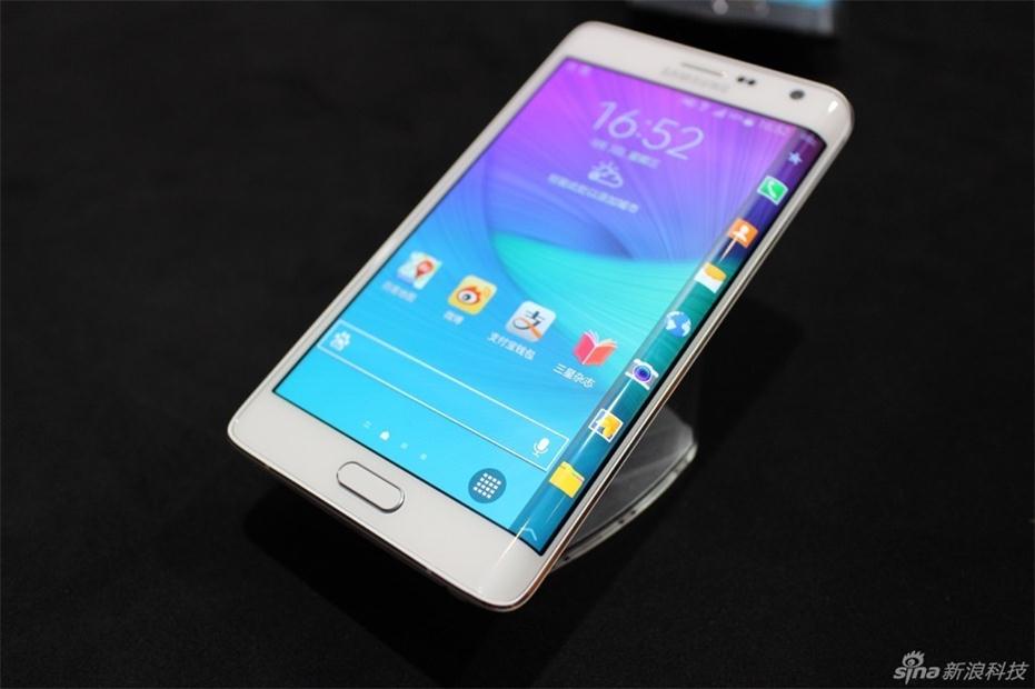 三星侧面曲屏新机Note Edge真机实拍