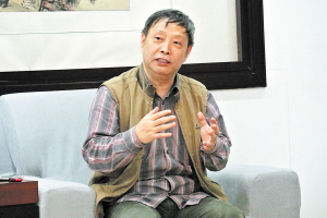 <em>韩少功</em>下乡当 伪农民 称好文学源自生命感受