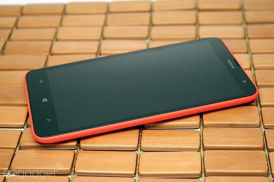 诺基亚Lumia 1320:一款平庸的超大号手机