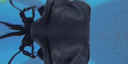 【玩儿法】打水漂还扔石头?我带你扔书包啊