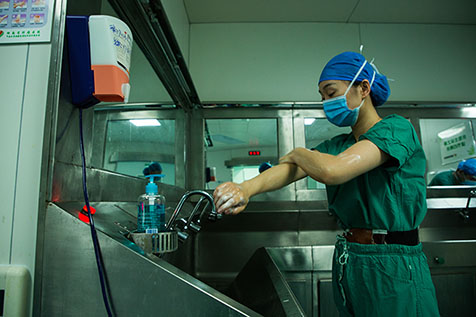 妇女节:一位美女医生的一天