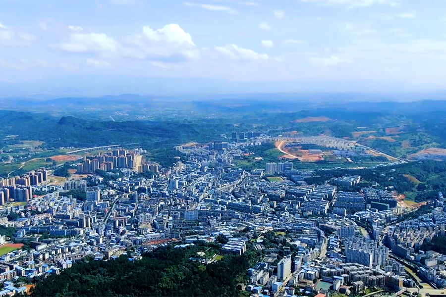 搭建了“一站式”结算平台，实行“一揽子政策保障、一张卡看病就医、一站式即时结算、一张单明示待遇”。