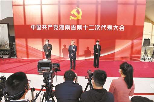 用心用情写好民生答卷 奋力走好新的赶考之路
